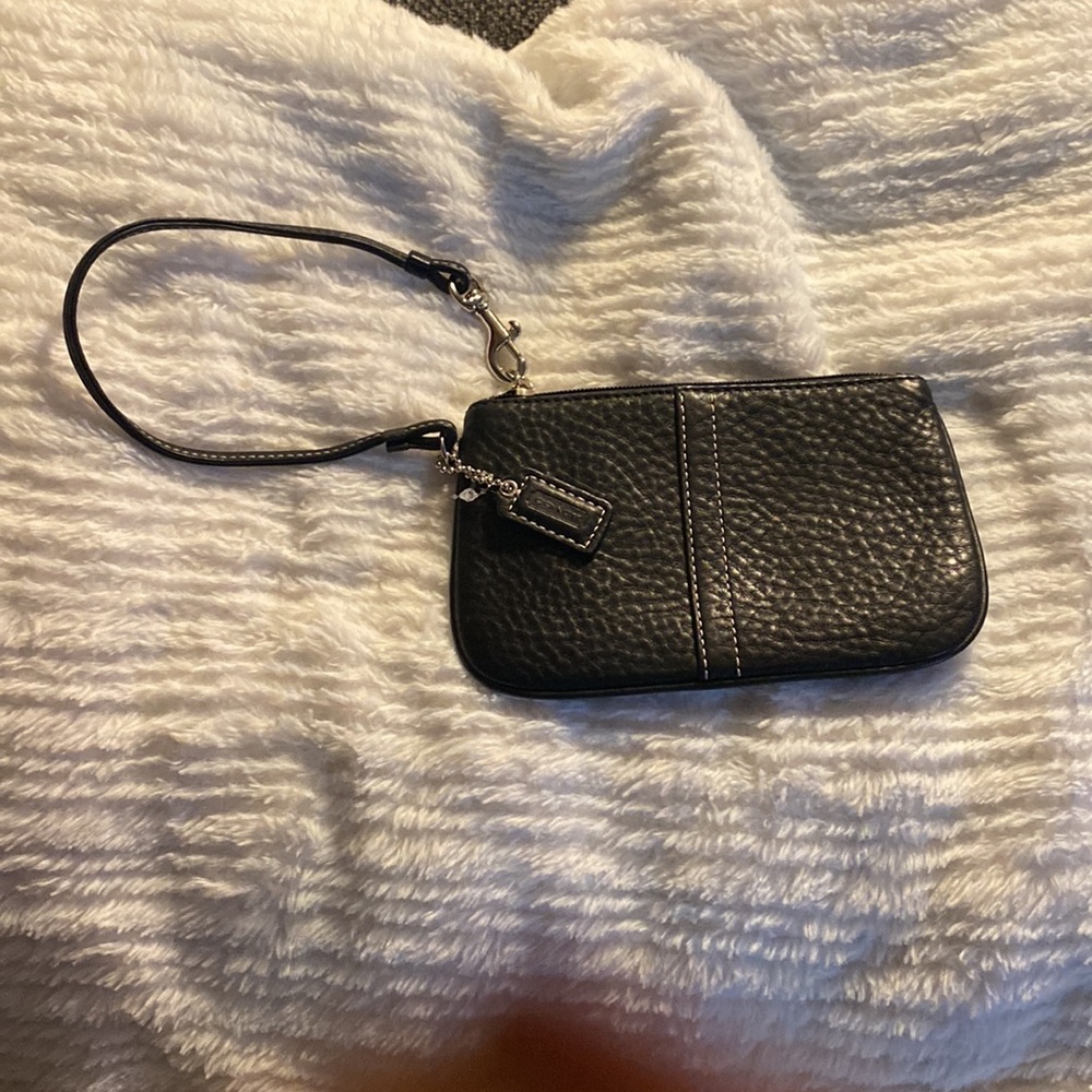 Coach wristlet - Picture 2 of 5